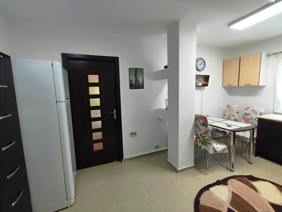 Appartement Deea à Orşova Extérieur photo